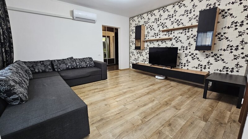 Titan metrou la 5 minute, mobilat si utilat modern, loc parcare