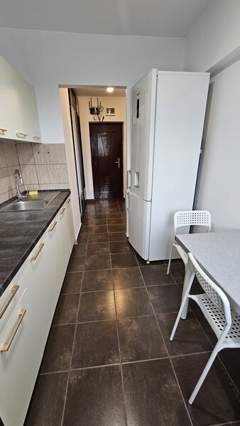 Titan metrou la 5 minute, mobilat si utilat modern, loc parcare