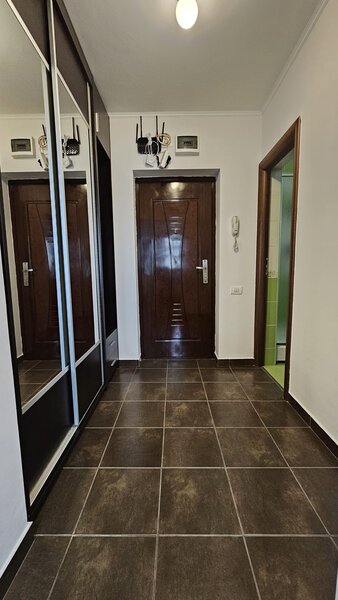 Titan metrou la 5 minute, mobilat si utilat modern, loc parcare